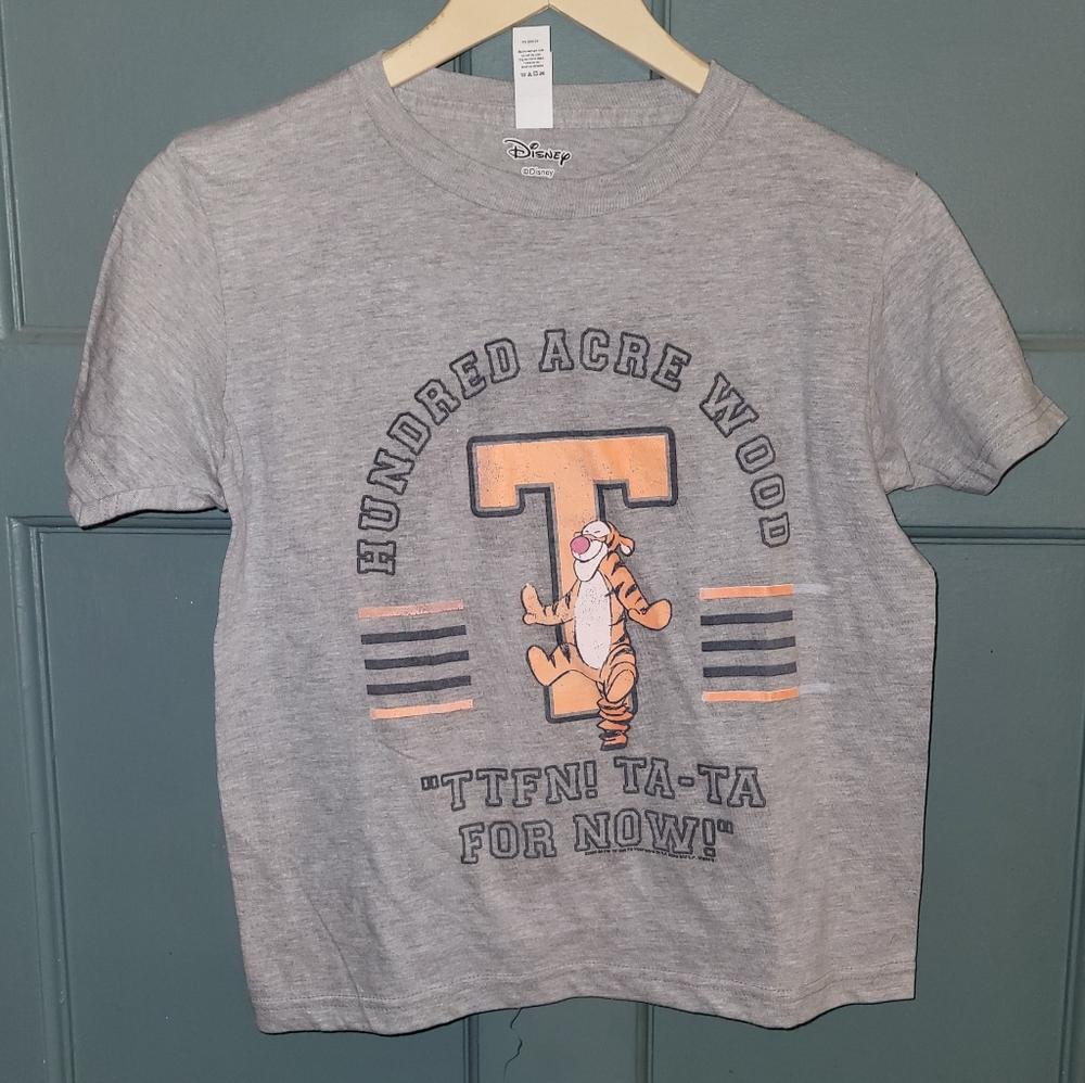 Disney Tigger Kids T-Shirt Size Medium. NWOT.